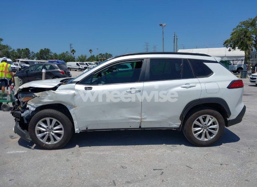 Photo 14 of 2022 Toyota Corolla CROSS LE (VIN 7MUBAAAG5NV028801)