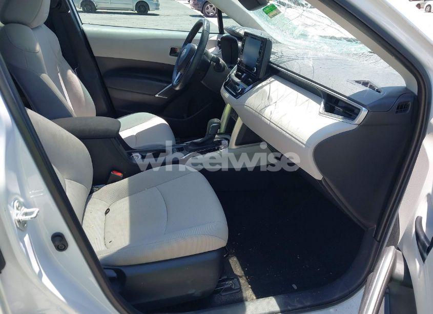 Photo 5 of 2022 Toyota Corolla CROSS LE (VIN 7MUBAAAG5NV028801)