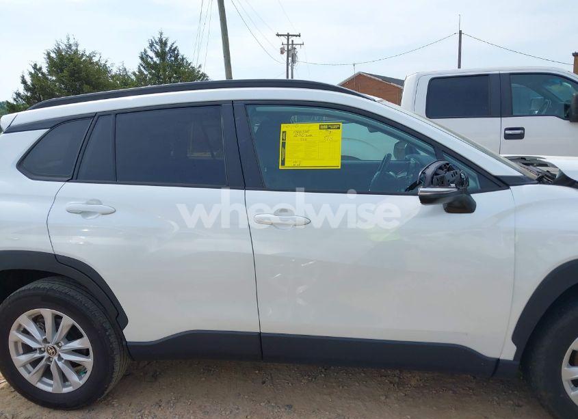 Photo 13 of 2022 Toyota Corolla CROSS LE (VIN 7MUBAAAG6NV021369)