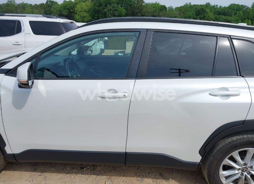 Photo 14 of 2022 Toyota Corolla CROSS LE (VIN 7MUBAAAG6NV021369)