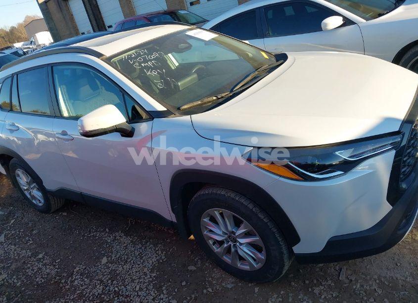 Photo 13 of 2023 Toyota Corolla CROSS LE (VIN 7MUBAAAG7PV070082)