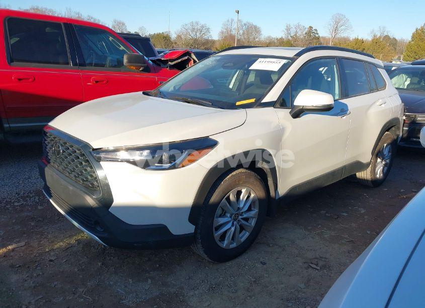 Photo 2 of 2023 Toyota Corolla CROSS LE (VIN 7MUBAAAG7PV070082)