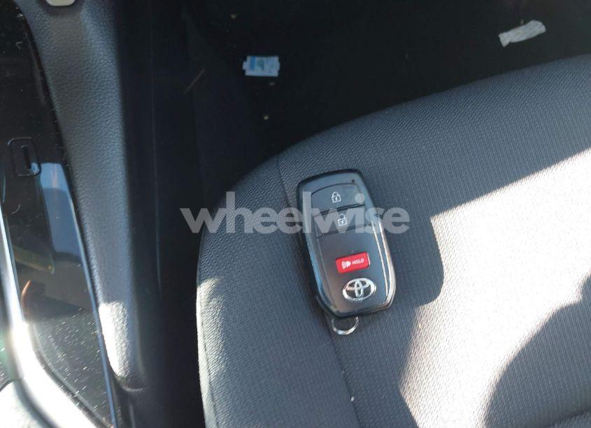 Photo 11 of 2024 Toyota Corolla CROSS LE (VIN 7MUBAAAG9RV104784)