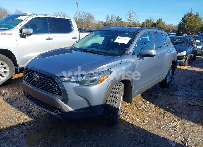 Photo 2 of 2024 Toyota Corolla CROSS LE (VIN 7MUBAAAG9RV104784)