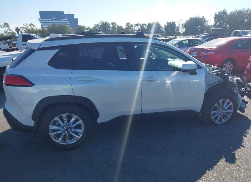 Photo 14 of 2022 Toyota Corolla CROSS LE (VIN 7MUBAAAGXNV014831)