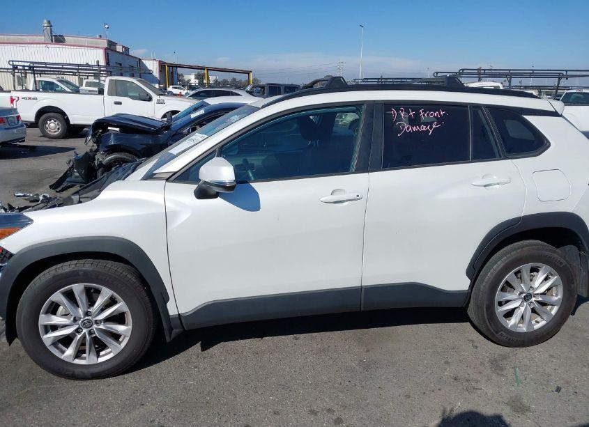 Photo 15 of 2022 Toyota Corolla CROSS LE (VIN 7MUBAAAGXNV014831)