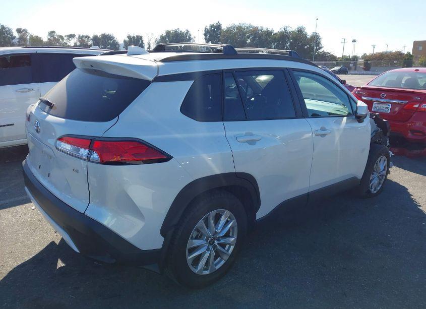 Photo 2 of 2022 Toyota Corolla CROSS LE (VIN 7MUBAAAGXNV014831)