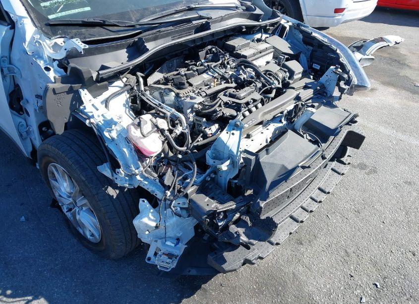 Photo 6 of 2022 Toyota Corolla CROSS LE (VIN 7MUBAAAGXNV014831)