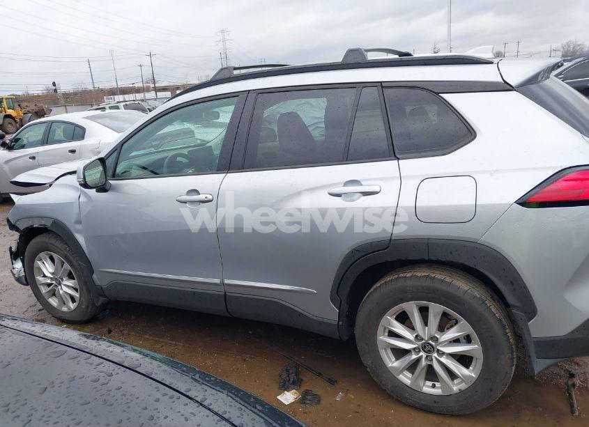 Photo 14 of 2024 Toyota Corolla CROSS LE (VIN 7MUBAAAGXRV080124)
