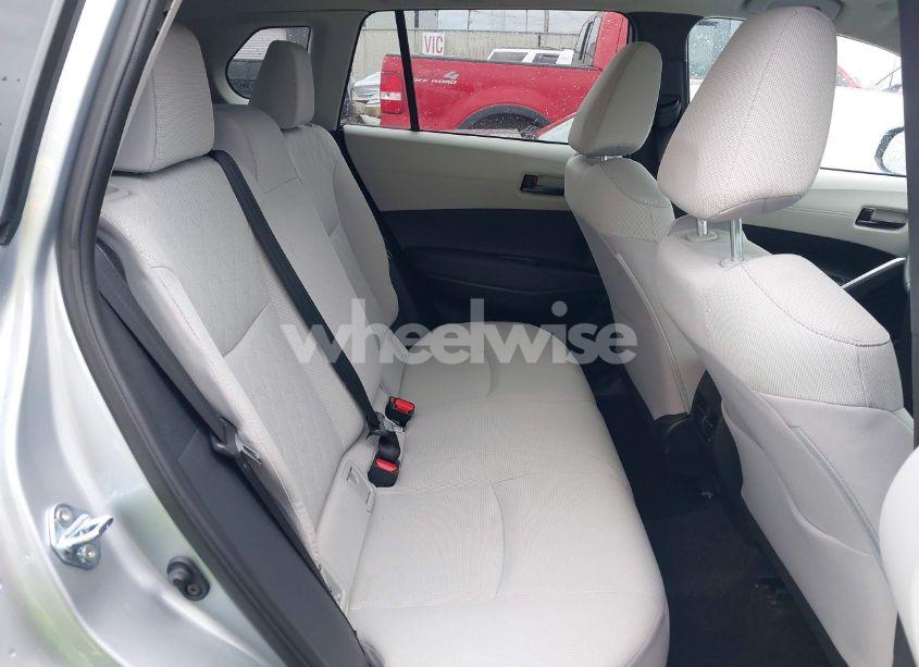 Photo 8 of 2024 Toyota Corolla CROSS LE (VIN 7MUBAAAGXRV080124)