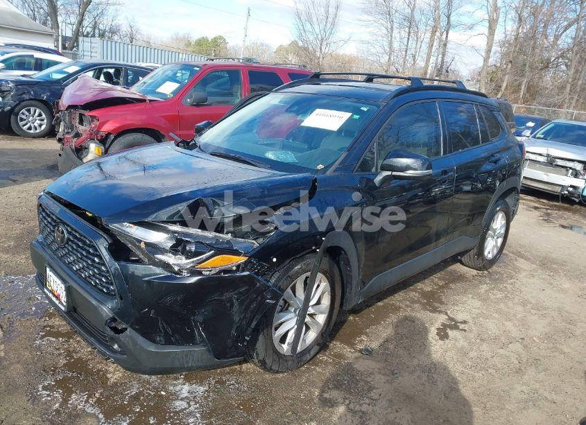 Photo 2 of 2022 Toyota Corolla CROSS LE (VIN 7MUBAABG0NV006252)