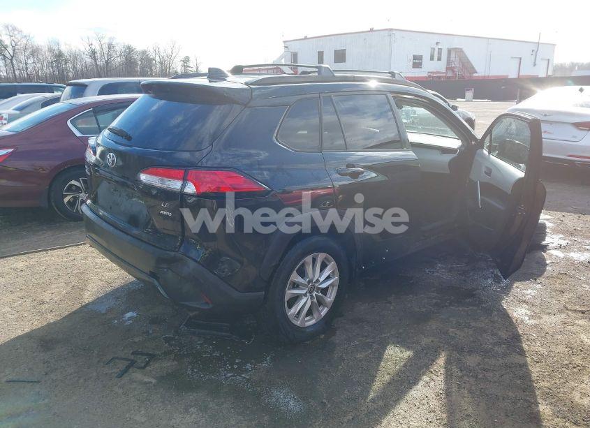 Photo 4 of 2022 Toyota Corolla CROSS LE (VIN 7MUBAABG0NV006252)