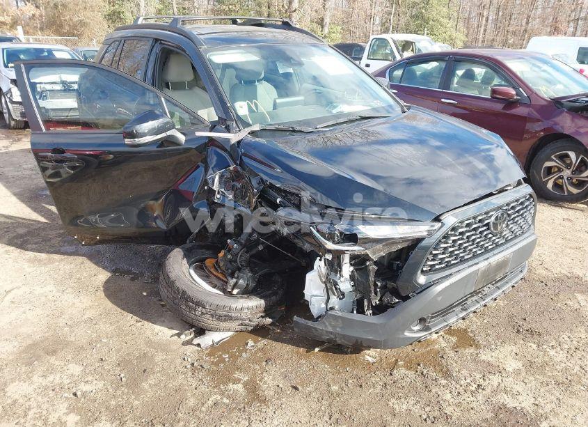 Photo 6 of 2022 Toyota Corolla CROSS LE (VIN 7MUBAABG0NV006252)