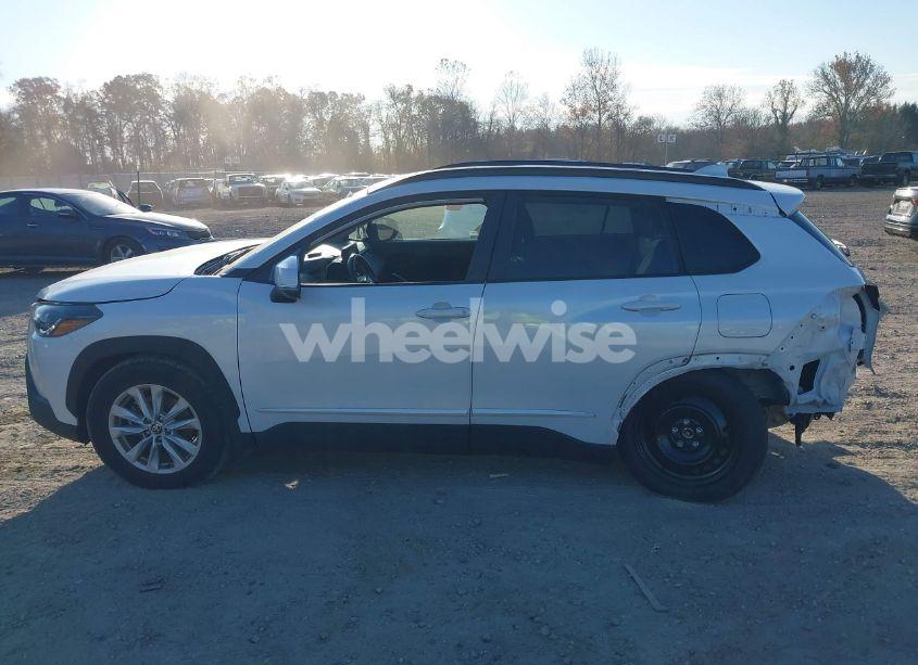 Photo 14 of 2022 Toyota Corolla CROSS LE (VIN 7MUBAABG0NV011497)