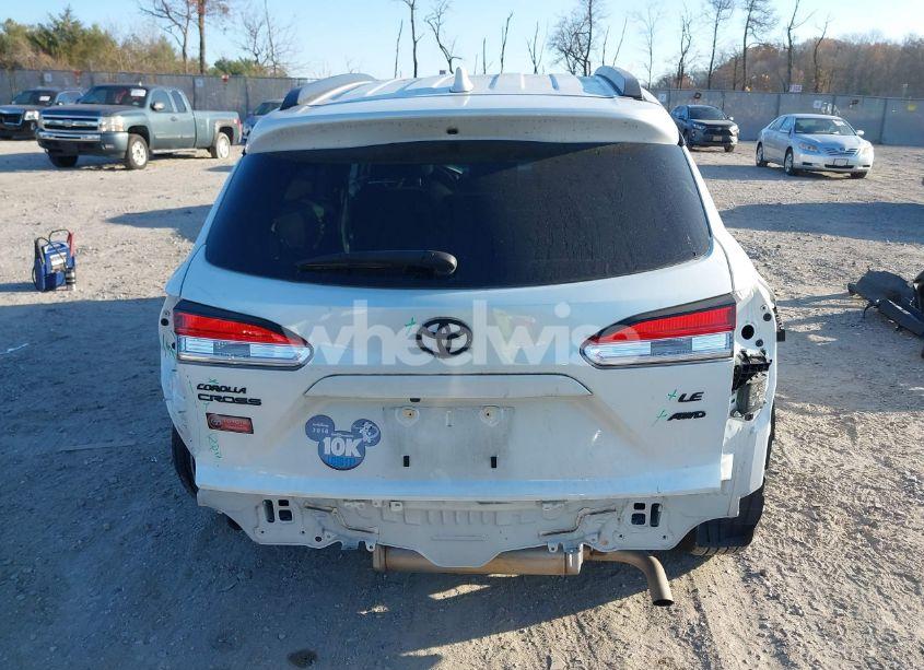 Photo 16 of 2022 Toyota Corolla CROSS LE (VIN 7MUBAABG0NV011497)
