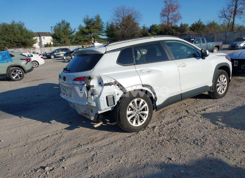 Photo 4 of 2022 Toyota Corolla CROSS LE (VIN 7MUBAABG0NV011497)