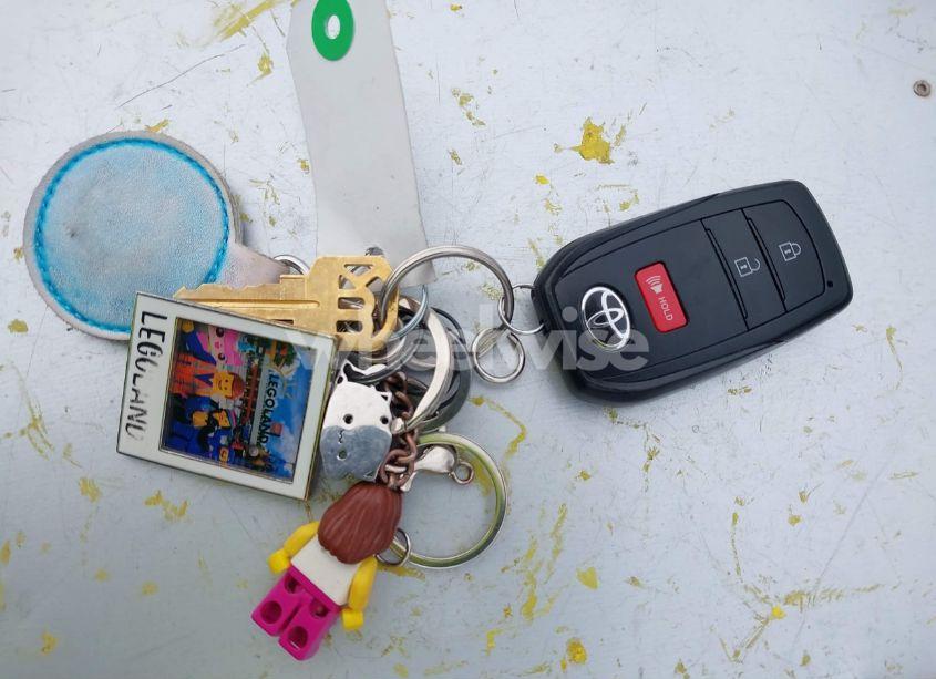 Photo 11 of 2022 Toyota Corolla CROSS LE (VIN 7MUBAABG1NV023545)