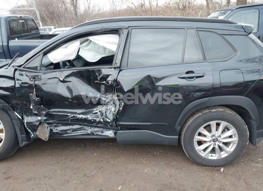 Photo 14 of 2022 Toyota Corolla CROSS LE (VIN 7MUBAABG1NV023545)