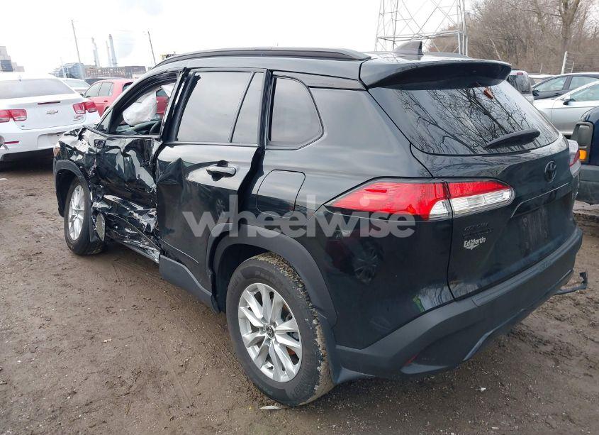 Photo 3 of 2022 Toyota Corolla CROSS LE (VIN 7MUBAABG1NV023545)