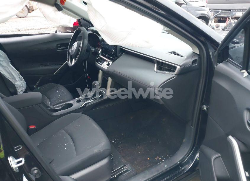 Photo 5 of 2022 Toyota Corolla CROSS LE (VIN 7MUBAABG1NV023545)