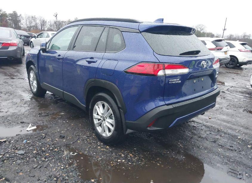 Photo 3 of 2023 Toyota Corolla CROSS LE (VIN 7MUBAABG1PV077026)