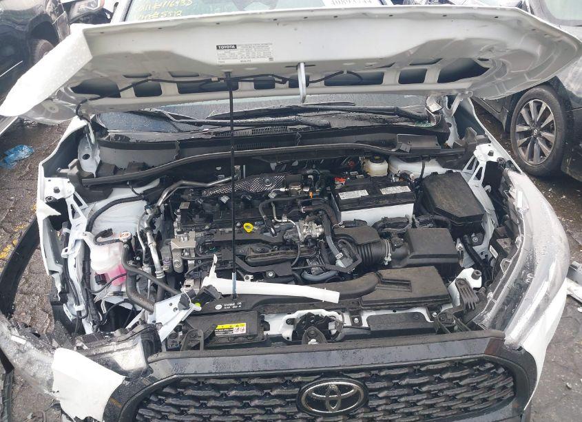 Photo 10 of 2024 Toyota Corolla CROSS LE (VIN 7MUBAABG2RV085512)