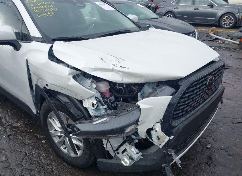 Photo 6 of 2024 Toyota Corolla CROSS LE (VIN 7MUBAABG2RV085512)