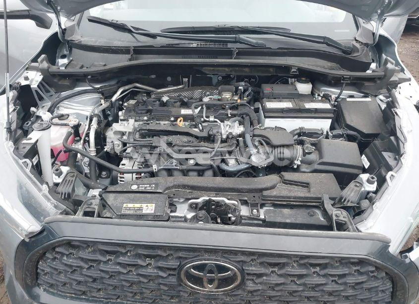 Photo 10 of 2024 Toyota Corolla CROSS LE (VIN 7MUBAABG2RV088913)