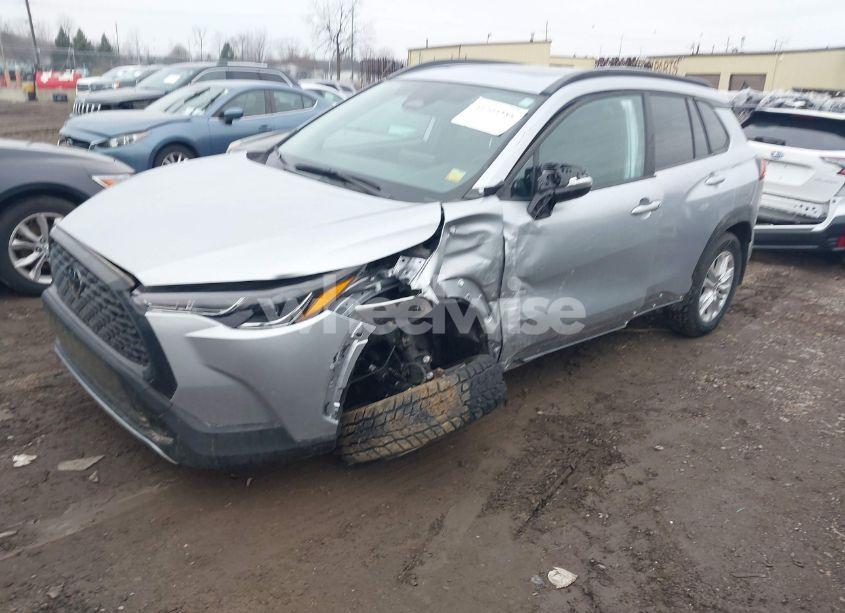 Photo 2 of 2024 Toyota Corolla CROSS LE (VIN 7MUBAABG2RV088913)