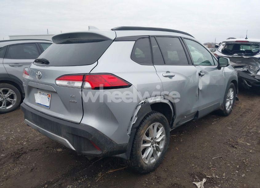 Photo 4 of 2024 Toyota Corolla CROSS LE (VIN 7MUBAABG2RV088913)