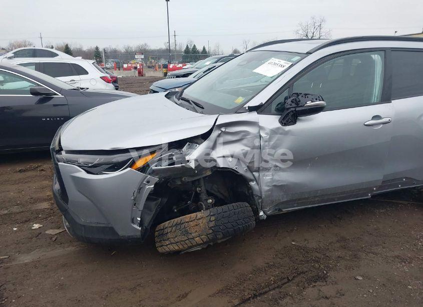 Photo 6 of 2024 Toyota Corolla CROSS LE (VIN 7MUBAABG2RV088913)