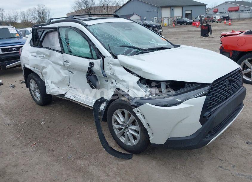 2024 Toyota Corolla CROSS LE (VIN 7MUBAABG2RV103930) main photo