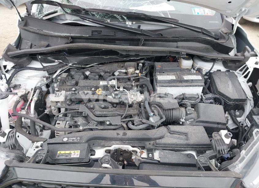 Photo 10 of 2024 Toyota Corolla CROSS LE (VIN 7MUBAABG2RV103930)