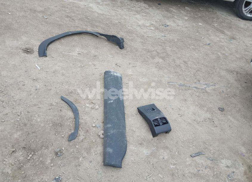 Photo 12 of 2024 Toyota Corolla CROSS LE (VIN 7MUBAABG2RV103930)