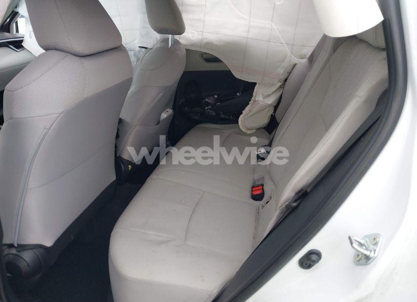 Photo 8 of 2024 Toyota Corolla CROSS LE (VIN 7MUBAABG2RV103930)