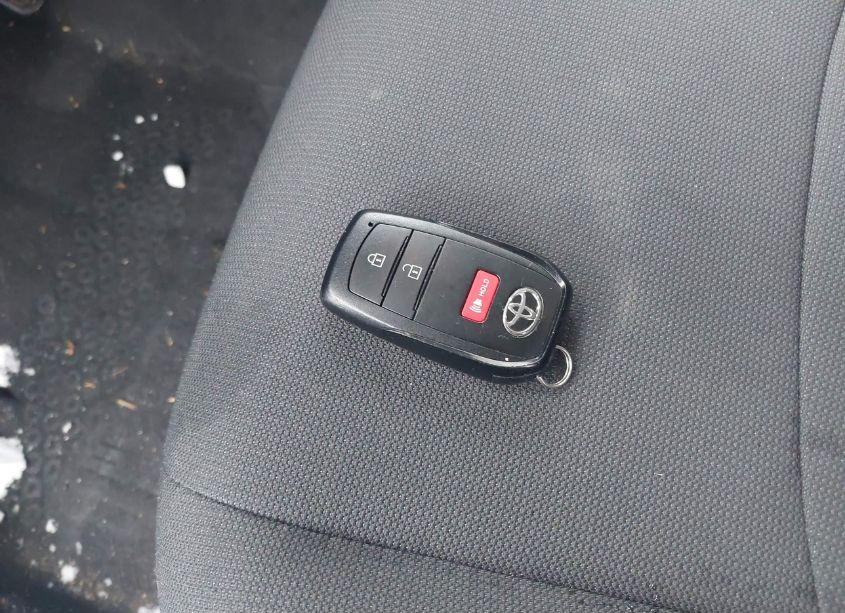 Photo 11 of 2023 Toyota Corolla CROSS LE (VIN 7MUBAABG3PV075276)