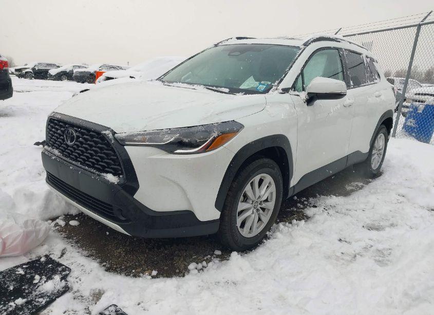 Photo 2 of 2023 Toyota Corolla CROSS LE (VIN 7MUBAABG3PV075276)