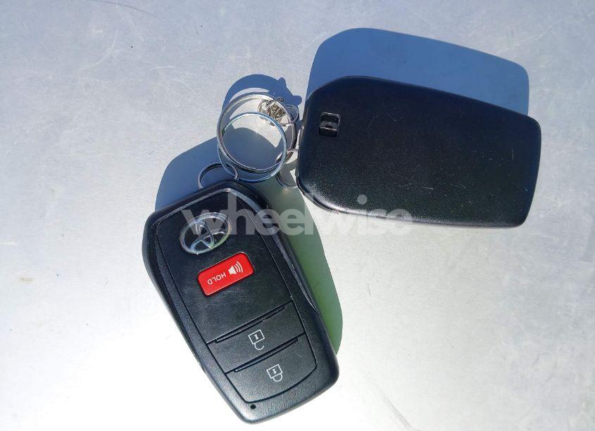 Photo 11 of 2022 Toyota Corolla CROSS LE (VIN 7MUBAABG4NV014032)