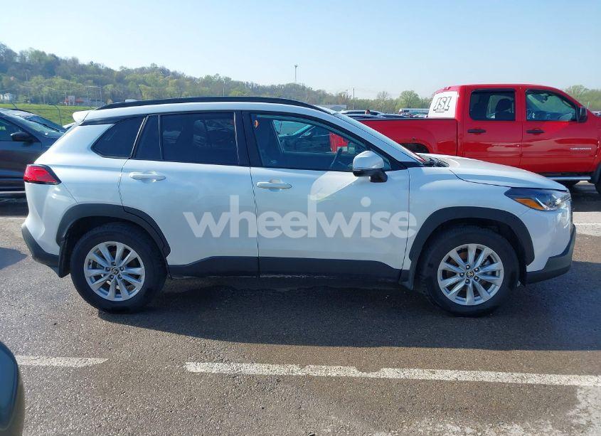 Photo 13 of 2022 Toyota Corolla CROSS LE (VIN 7MUBAABG4NV014032)