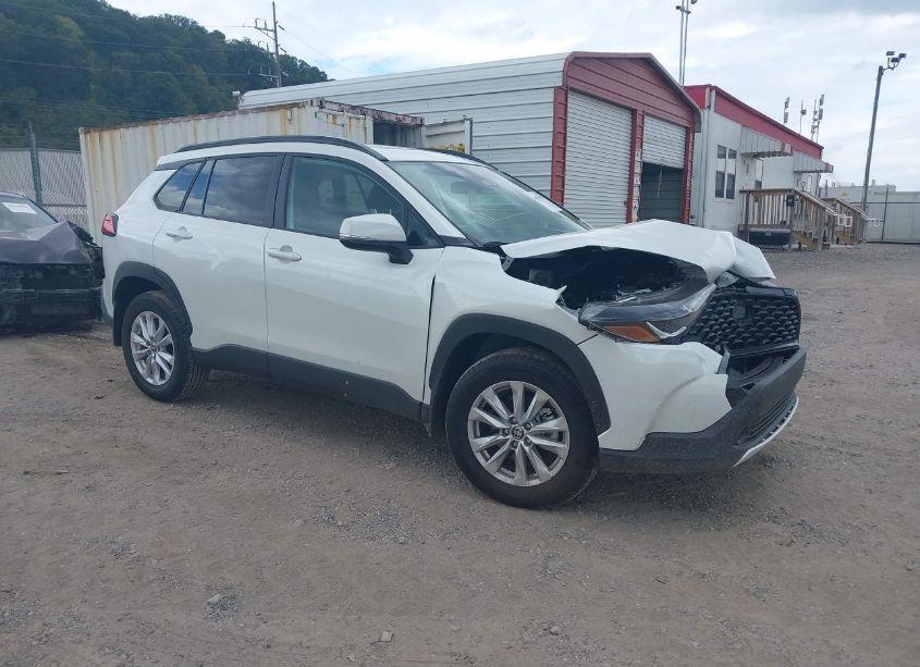 2024 Toyota Corolla CROSS LE (VIN 7MUBAABG5RV105915) main photo