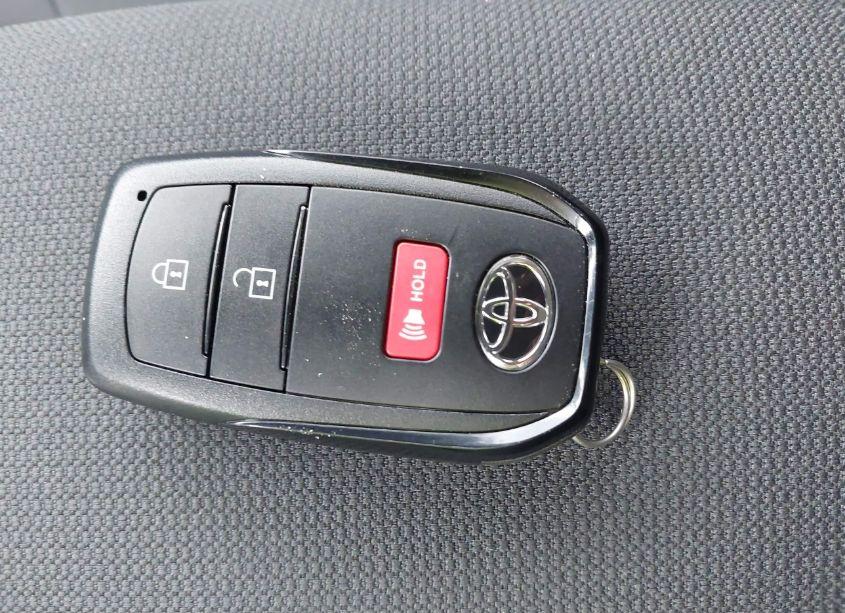 Photo 11 of 2024 Toyota Corolla CROSS LE (VIN 7MUBAABG5RV105915)