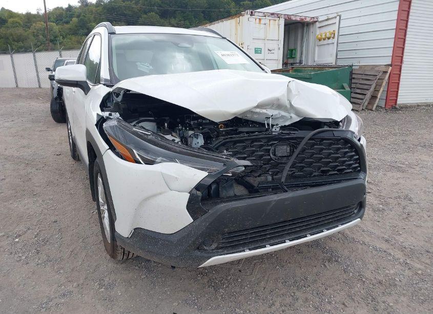 Photo 6 of 2024 Toyota Corolla CROSS LE (VIN 7MUBAABG5RV105915)