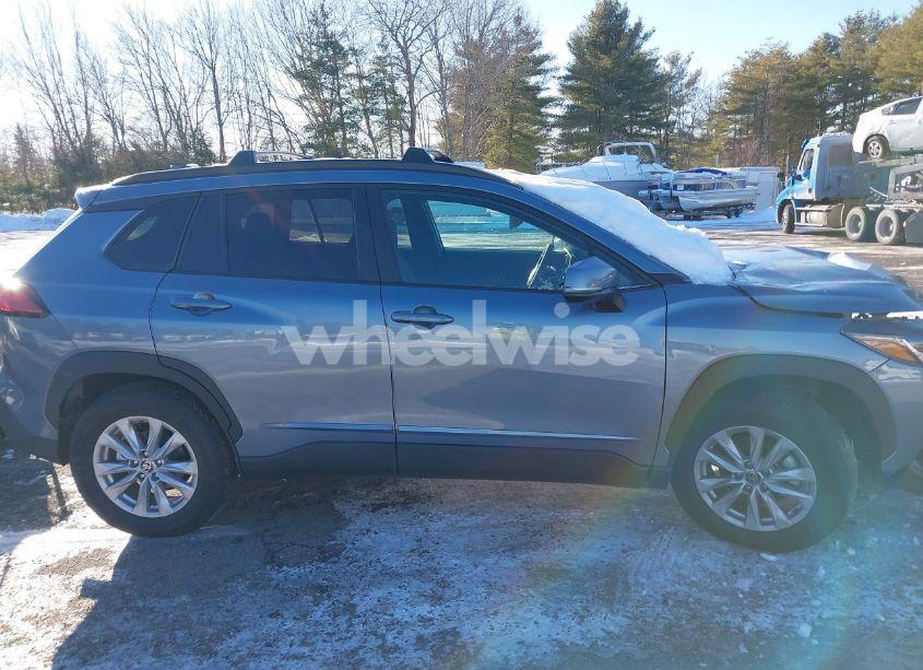 Photo 13 of 2024 Toyota Corolla CROSS LE (VIN 7MUBAABG6RV079969)
