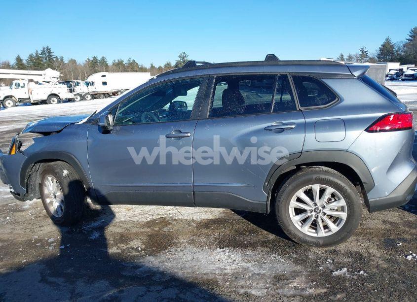 Photo 14 of 2024 Toyota Corolla CROSS LE (VIN 7MUBAABG6RV079969)