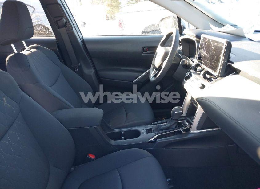 Photo 5 of 2024 Toyota Corolla CROSS LE (VIN 7MUBAABG6RV079969)