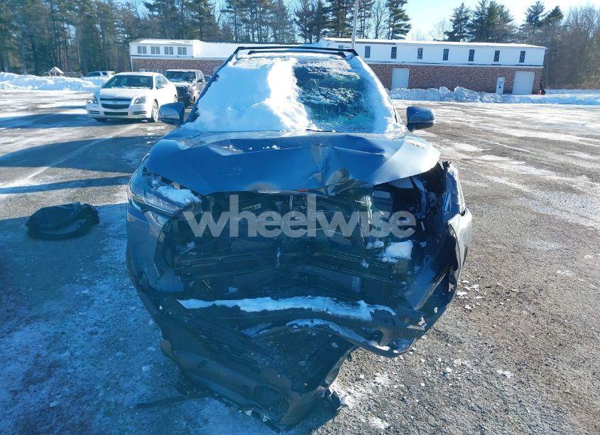 Photo 6 of 2024 Toyota Corolla CROSS LE (VIN 7MUBAABG6RV079969)