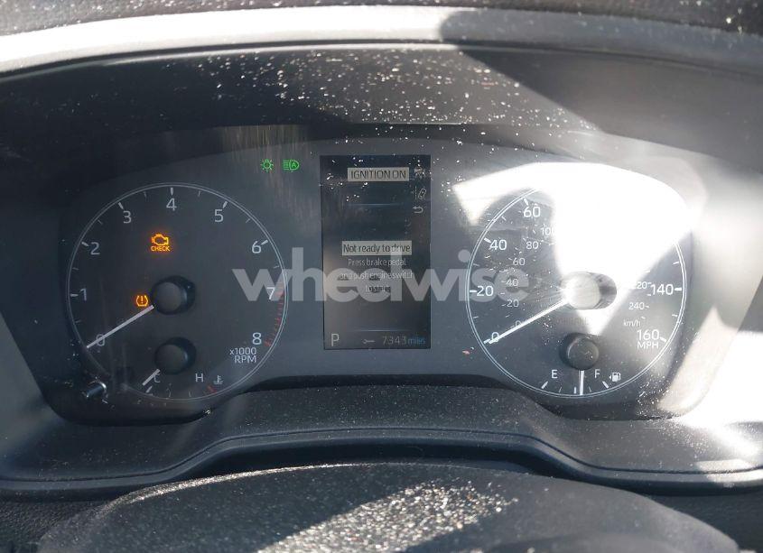 Photo 7 of 2024 Toyota Corolla CROSS LE (VIN 7MUBAABG6RV079969)