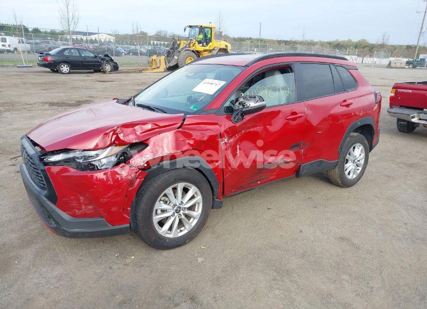 Photo 2 of 2024 Toyota Corolla CROSS LE (VIN 7MUBAABG6RV083522)