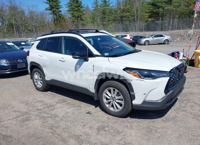 2025 Toyota Corolla CROSS LE (VIN 7MUBAABG6SV124768) main photo