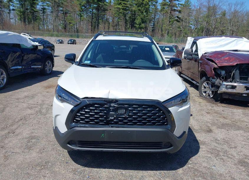 Photo 13 of 2025 Toyota Corolla CROSS LE (VIN 7MUBAABG6SV124768)